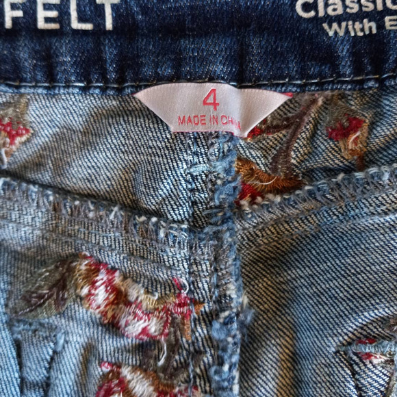 Laurie Felt | Classic Denim All-Over Floral Embroidered Slim Leg Jeans - Picture 10 of 15